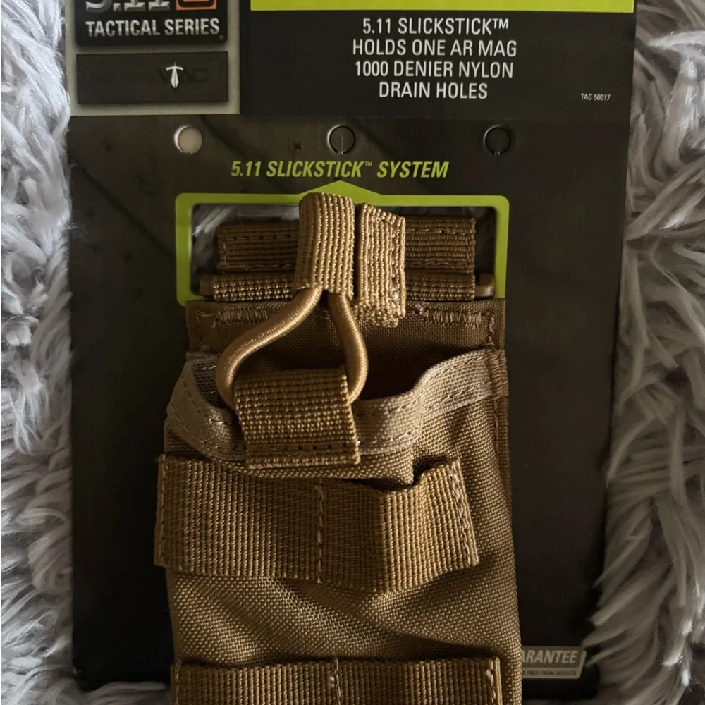 Tactical mag pouch